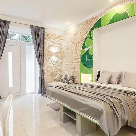 Males Apartamento *